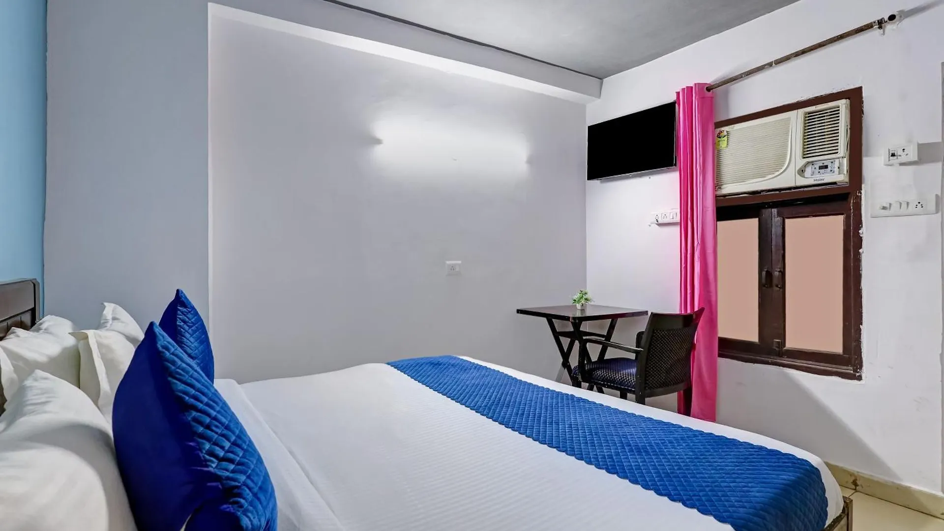 Luxury Stays In Hauz Khas New Delhi Hotel