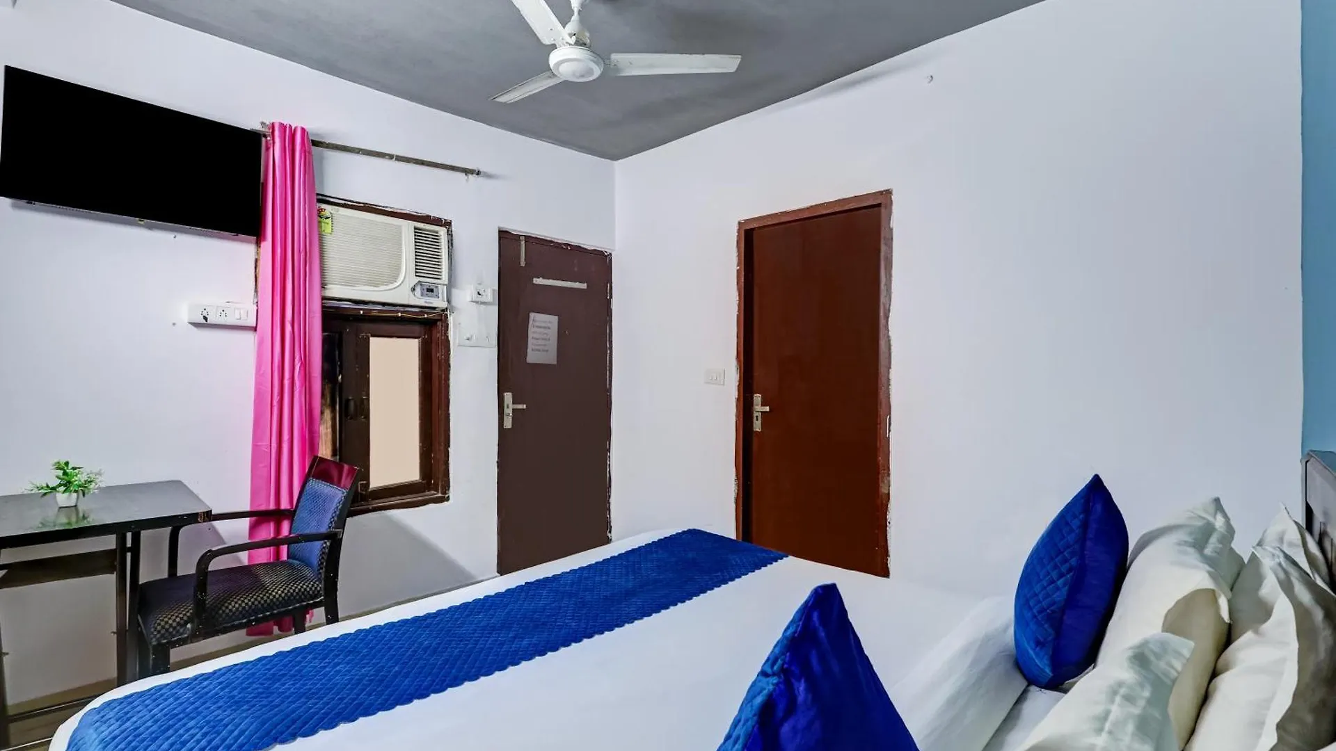 Luxury Stays In Hauz Khas New Delhi